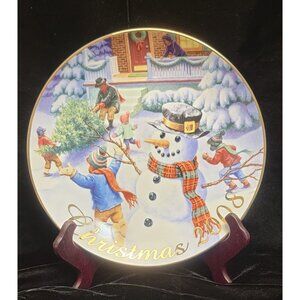 Avon Porcelain Collector's Plate "Winter Memories"